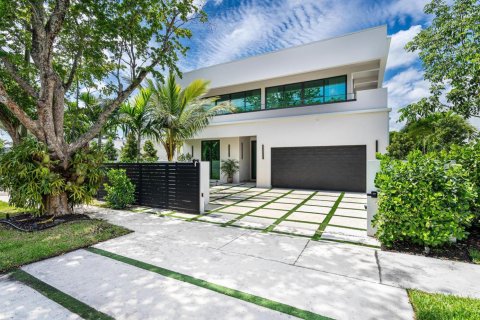 House in Fort Lauderdale, Florida 4 bedrooms, 376.35 sq.m. № 2088073
