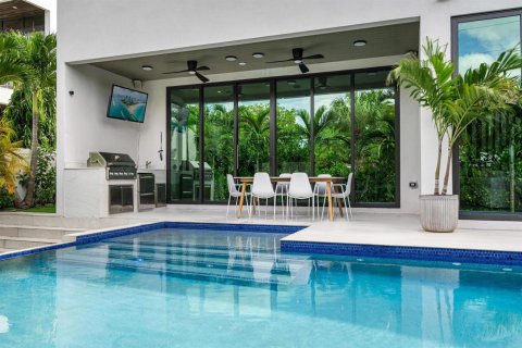 House in Fort Lauderdale, Florida 4 bedrooms, 376.35 sq.m. № 2088073 - photo 2
