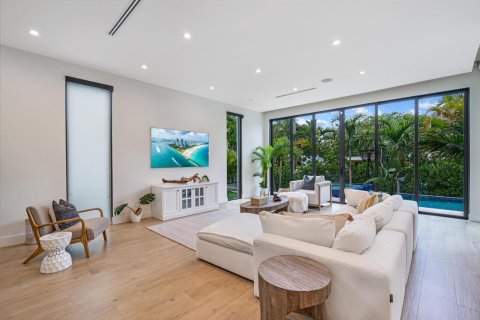 House in Fort Lauderdale, Florida 4 bedrooms, 376.35 sq.m. № 2088073 - photo 9