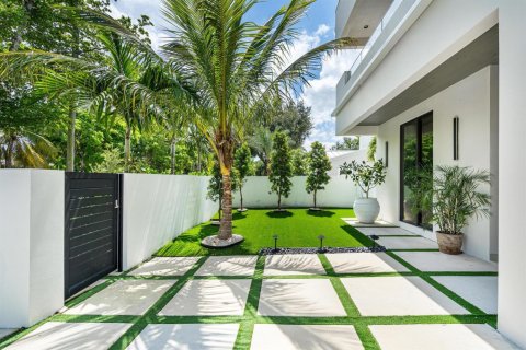 House in Fort Lauderdale, Florida 4 bedrooms, 376.35 sq.m. № 2088073 - photo 30