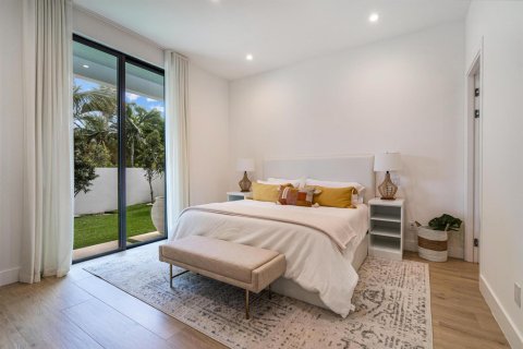 House in Fort Lauderdale, Florida 4 bedrooms, 376.35 sq.m. № 2088073 - photo 22