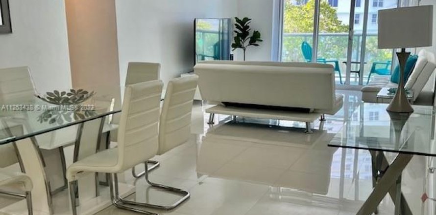 Condominio en Hollywood, Florida, 1 dormitorio № 1695135