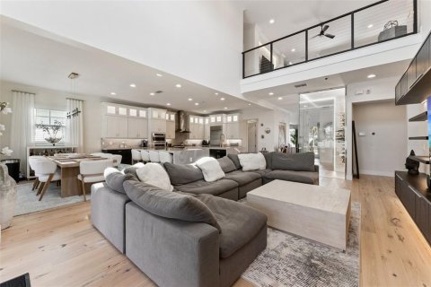 Villa ou maison à vendre à Orlando, Floride: 4 chambres, 441.38 m2 № 2167425 - photo 8