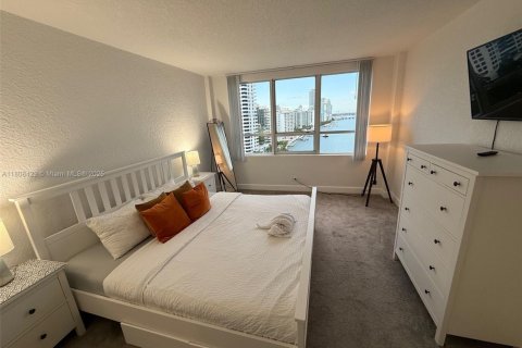 Condominio en alquiler en Miami Beach, Florida, 2 dormitorios, 98.66 m2 № 1746042 - foto 9