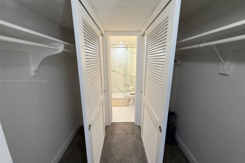 Condominio en alquiler en Miami Beach, Florida, 2 dormitorios, 98.66 m2 № 1746042 - foto 11