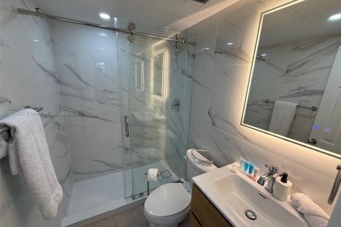 Condominio en alquiler en Miami Beach, Florida, 2 dormitorios, 98.66 m2 № 1746042 - foto 12