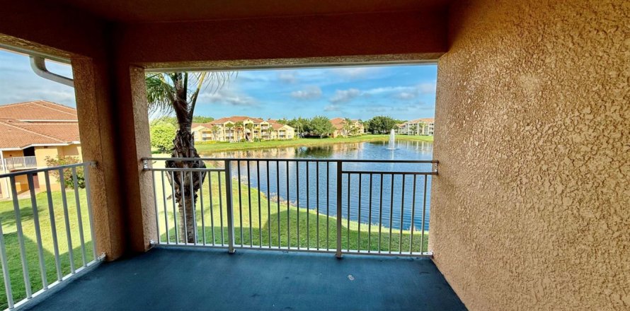 Condo in Port St. Lucie, Florida, 2 bedrooms  № 2082922