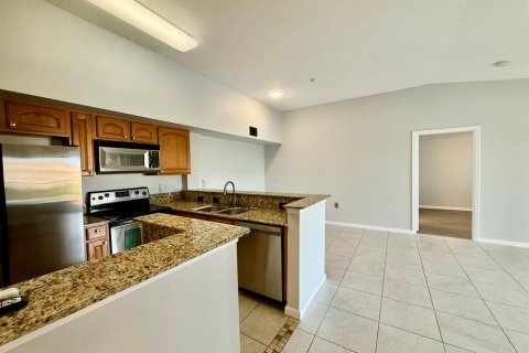 Condo in Port St. Lucie, Florida, 2 bedrooms  № 2082922 - photo 5