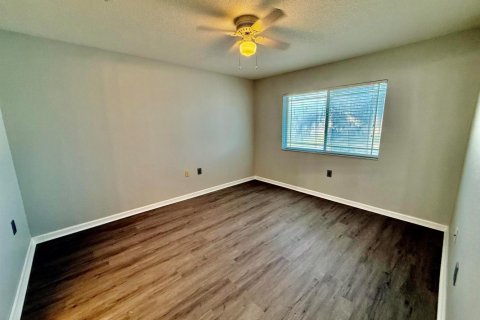 Condo in Port St. Lucie, Florida, 2 bedrooms  № 2082922 - photo 12