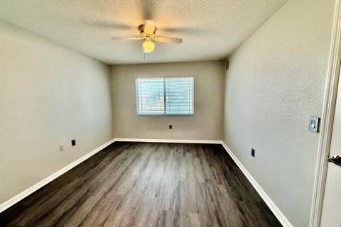 Condo in Port St. Lucie, Florida, 2 bedrooms  № 2082922 - photo 17