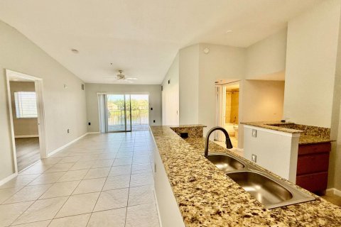 Condo in Port St. Lucie, Florida, 2 bedrooms  № 2082922 - photo 7