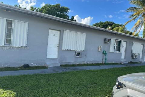 Apartment in Miami, Florida 41.81 sq.m. № 1971421 - photo 1