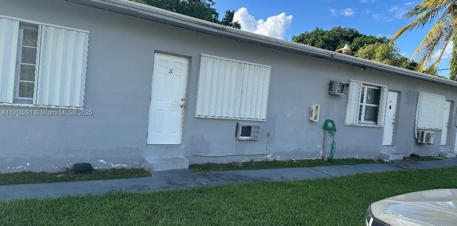 Studio in Miami, Florida № 1971421