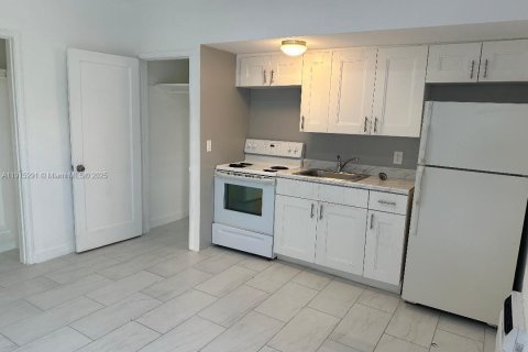 Apartment in Miami, Florida 41.81 sq.m. № 1971421 - photo 4