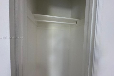 Apartment in Miami, Florida 41.81 sq.m. № 1971421 - photo 7