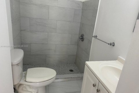 Apartment in Miami, Florida 41.81 sq.m. № 1971421 - photo 9