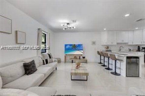 Villa ou maison à vendre à Dania Beach, Floride: 3 chambres, 127.74 m2 № 2011709 - photo 5