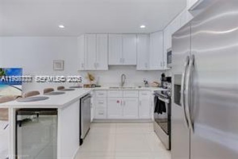 Villa ou maison à vendre à Dania Beach, Floride: 3 chambres, 127.74 m2 № 2011709 - photo 12