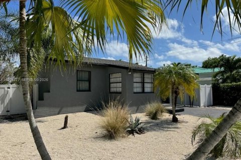 Villa ou maison à vendre à Dania Beach, Floride: 3 chambres, 127.74 m2 № 2011709 - photo 2