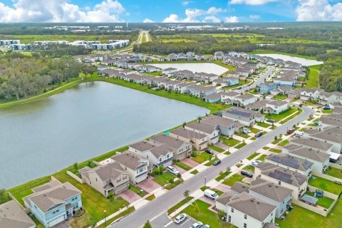 Casa en venta en Kissimmee, Florida, 4 dormitorios, 275.27 m2 № 2428714 - foto 30