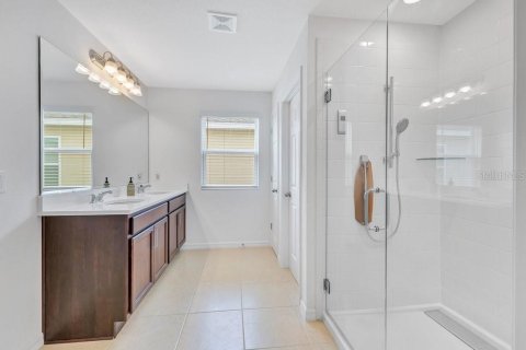 Casa en venta en Kissimmee, Florida, 4 dormitorios, 275.27 m2 № 2428714 - foto 16