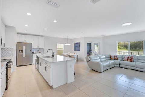 Casa en venta en Kissimmee, Florida, 4 dormitorios, 275.27 m2 № 2428714 - foto 12