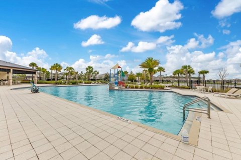 Casa en venta en Kissimmee, Florida, 4 dormitorios, 275.27 m2 № 2428714 - foto 3