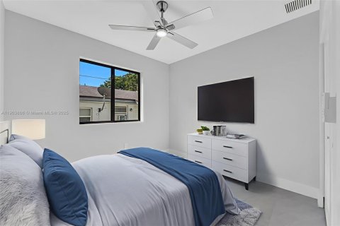 House in Dania Beach, Florida 4 bedrooms, 168.25 sq.m. № 1955075 - photo 9