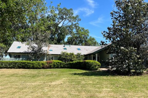 House in Ocala, Florida 4 bedrooms, 318.47 sq.m. № 2099987