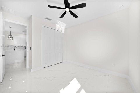 Commercial property in Cape Coral, Florida 222.97 sq.m. № 2057879 - photo 12