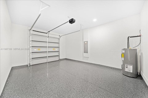 Commercial property in Cape Coral, Florida 222.97 sq.m. № 2057879 - photo 14