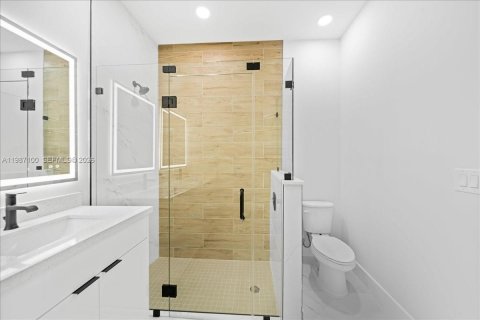 Commercial property in Cape Coral, Florida 222.97 sq.m. № 2057879 - photo 10