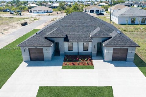 Commercial property in Cape Coral, Florida 222.97 sq.m. № 2057879 - photo 2