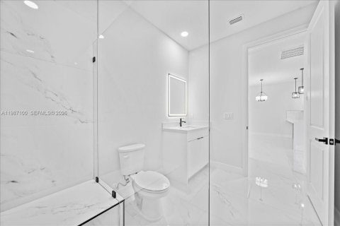 Commercial property in Cape Coral, Florida 222.97 sq.m. № 2057879 - photo 9