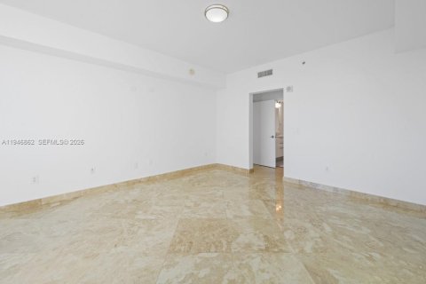 Condo in Aventura, Florida, 3 bedrooms  № 2002970 - photo 12