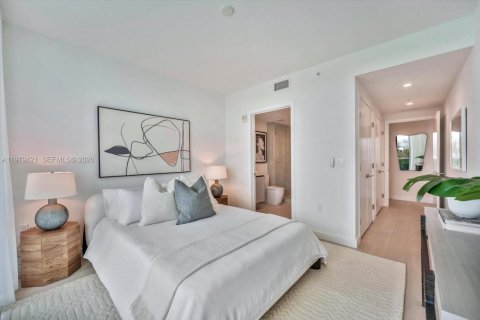 Condo in Bal Harbour, Florida, 3 bedrooms № 2175150 - photo 23