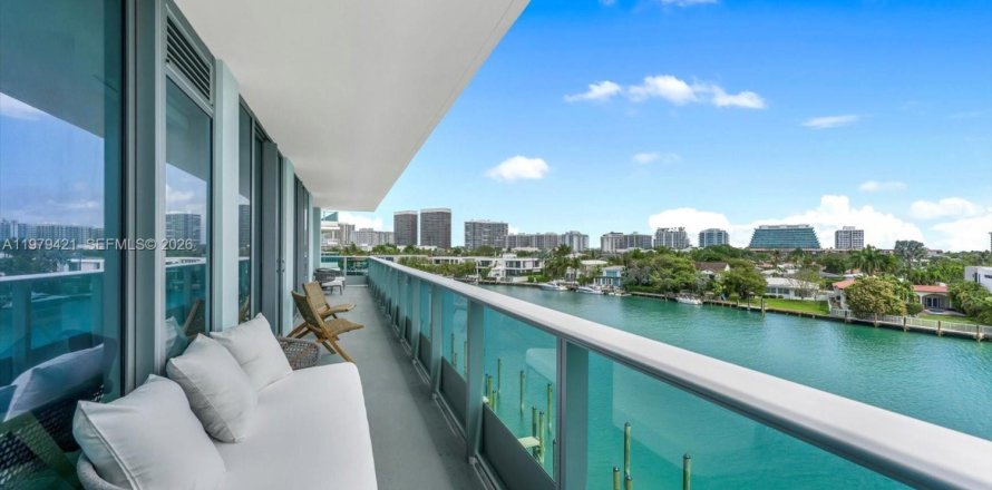 Condo in Bal Harbour, Florida, 3 bedrooms № 2175150