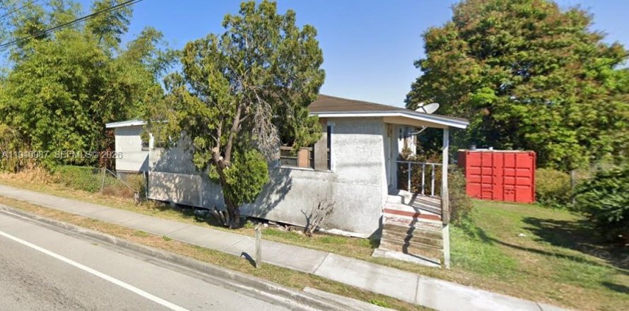 Дом в Саут-Бей, Флорида 3 спальни, 121.14м2 № 1997850