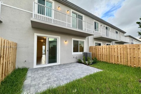 Touwnhouse à louer à Homestead, Floride: 3 chambres, 157.38 m2 № 1922613 - photo 16