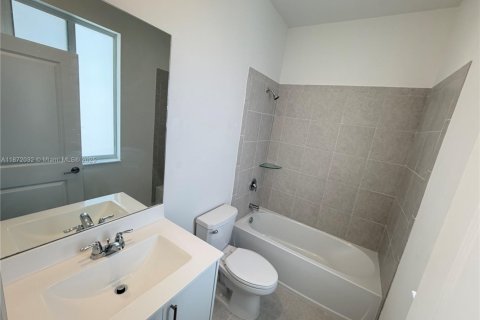 Touwnhouse à louer à Homestead, Floride: 3 chambres, 157.38 m2 № 1922613 - photo 13