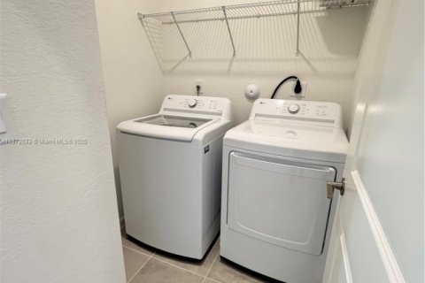 Touwnhouse à louer à Homestead, Floride: 3 chambres, 157.38 m2 № 1922613 - photo 11