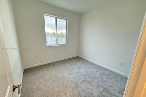 Touwnhouse à louer à Homestead, Floride: 3 chambres, 157.38 m2 № 1922613 - photo 6