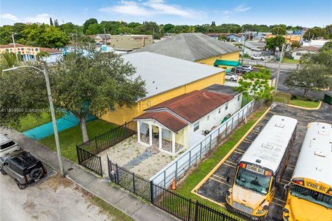 Casa en venta en Miami, Florida, 2 dormitorios, 68.93 m2 № 1952174 - foto 20