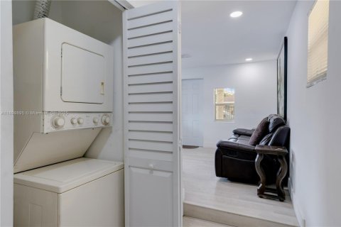Casa en venta en Miami, Florida, 2 dormitorios, 68.93 m2 № 1952174 - foto 12