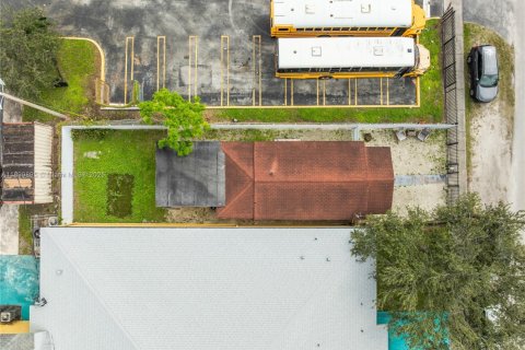 Casa en venta en Miami, Florida, 2 dormitorios, 68.93 m2 № 1952174 - foto 25