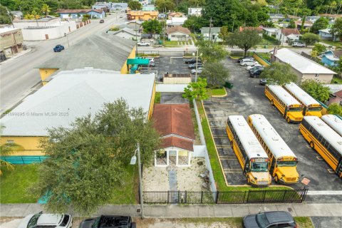 Casa en venta en Miami, Florida, 2 dormitorios, 68.93 m2 № 1952174 - foto 26