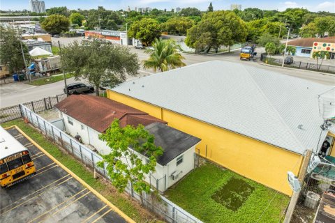 Casa en venta en Miami, Florida, 2 dormitorios, 68.93 m2 № 1952174 - foto 21