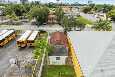 Casa en venta en Miami, Florida, 2 dormitorios, 68.93 m2 № 1952174 - foto 22
