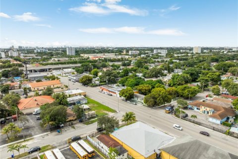 Casa en venta en Miami, Florida, 2 dormitorios, 68.93 m2 № 1952174 - foto 23