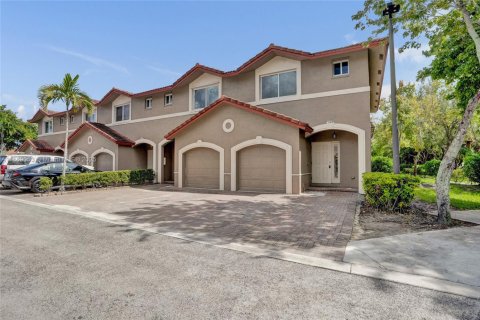 Touwnhouse à louer à Coral Springs, Floride: 3 chambres, 116.13 m2 № 1922993 - photo 1